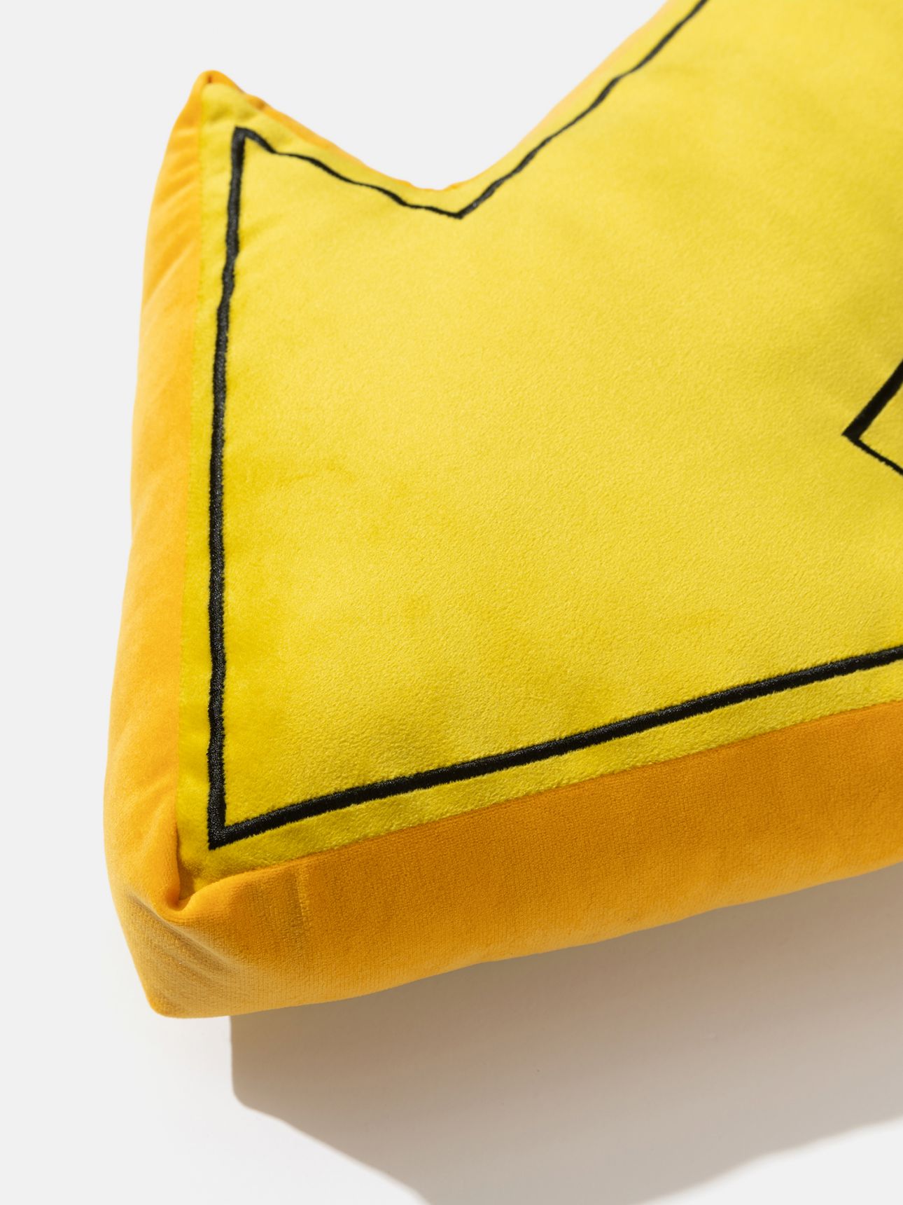 כרית נוי חץ TAKI